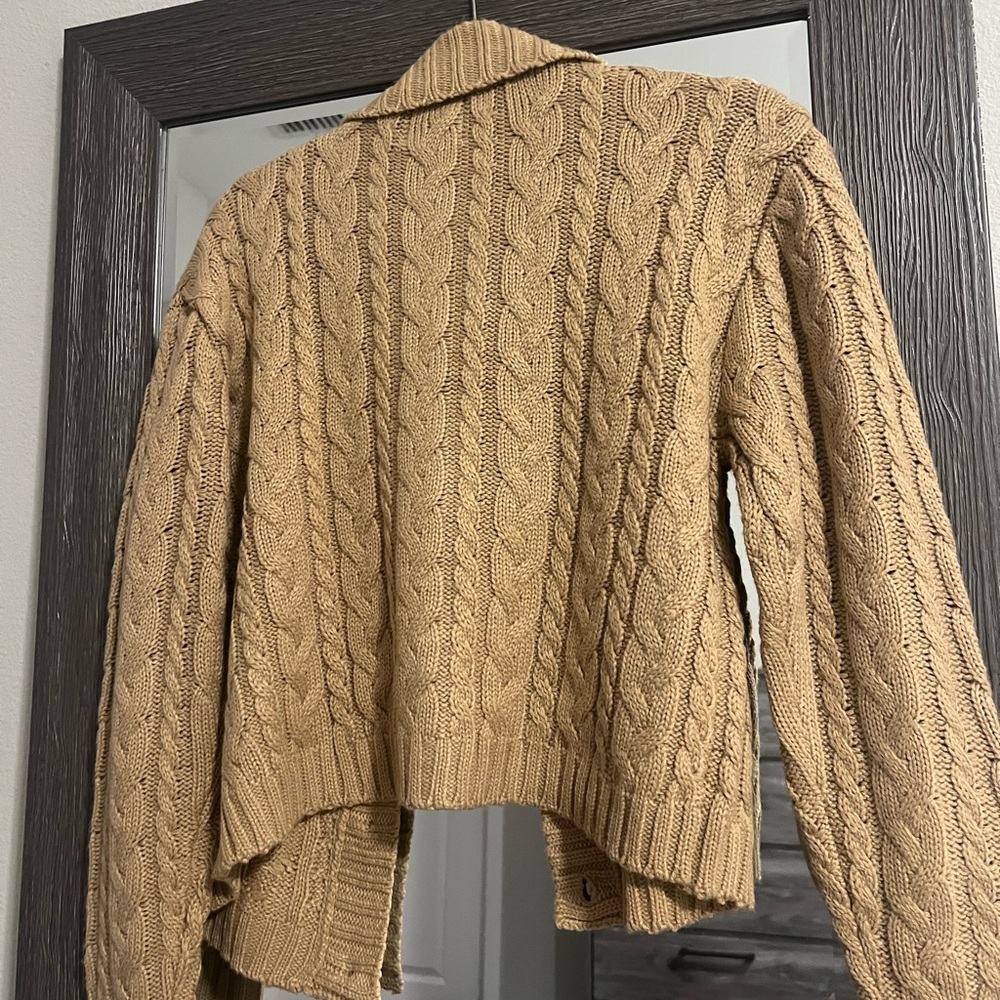 Tan sweater - Picture 3 of 3
